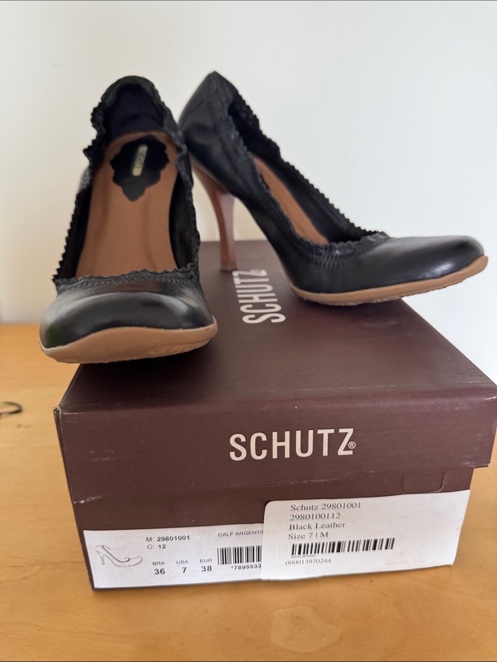 SCHUTZ Black Leather Scalloped Edge Pump